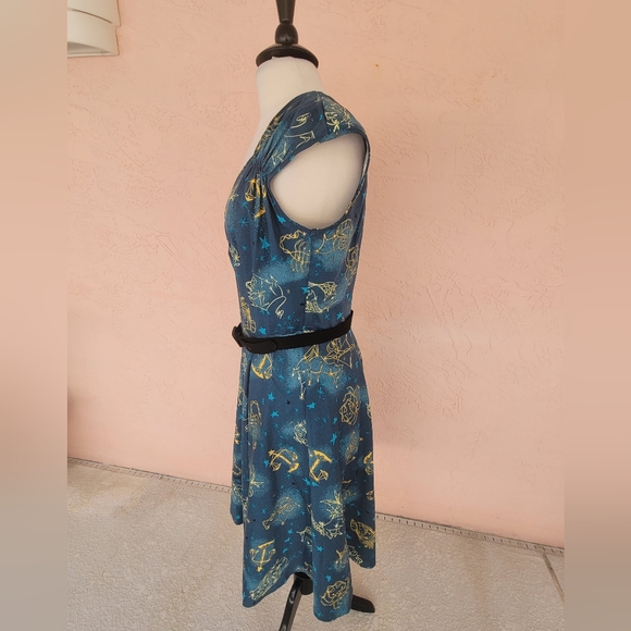 NEW Pinup Couture Pinup Girl Clothing Heidi Dress in Astrology Print - Picture 4 of 11